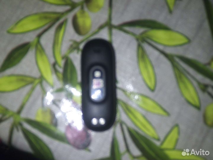 Витнес часы бу работают нет зарятки и нет браслета