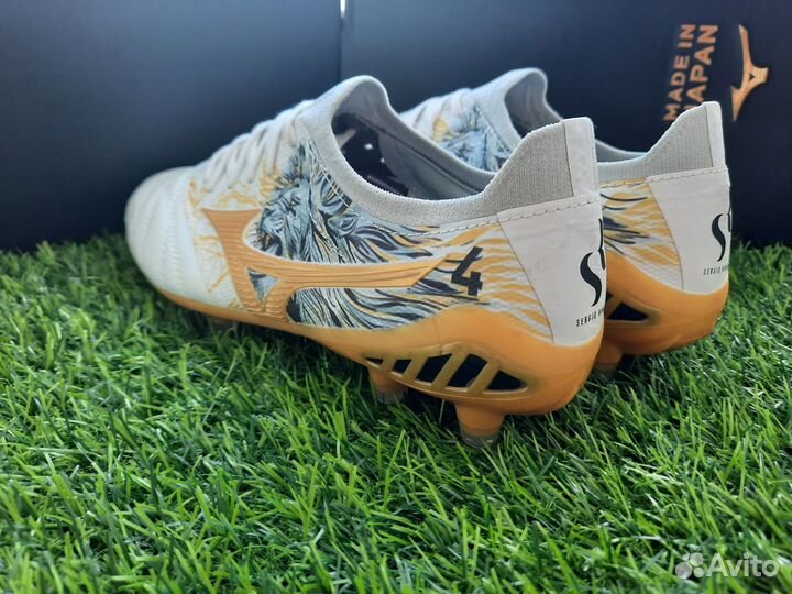 Футбольные бутсы Mizuno Sergio Ramos