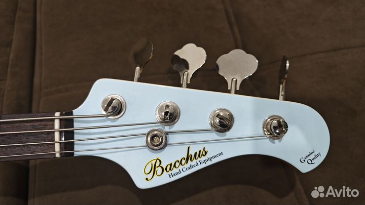 Бас гитара Bacchus WL-001