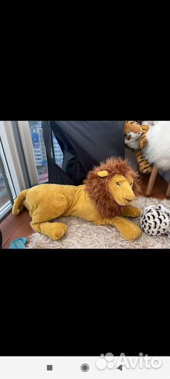 Большая мягкая игрушка лев