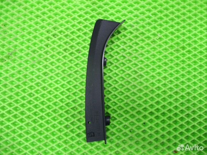 Щиток фонаря левый Skoda Octavia 3 A7