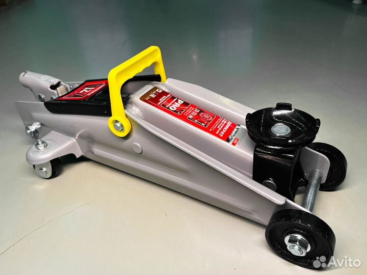 Подкатной гидравлический домкрат Matrix 51028 2 т