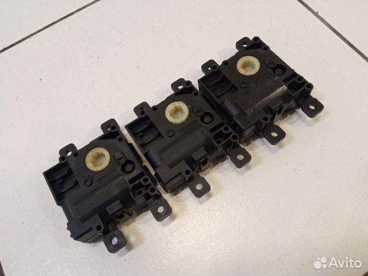 Сервопривод заслонок печки Toyota Camry XV70 70