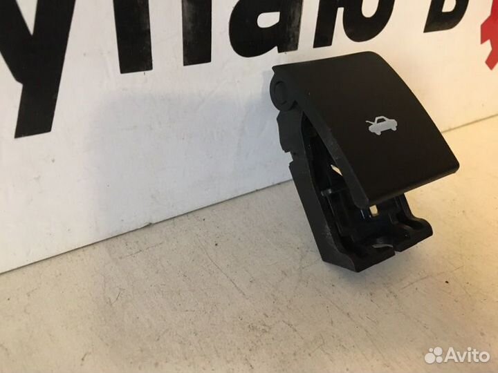 Ручка открывания капота Jeep Grand Cherokee WK2