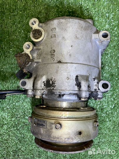 Компрессор кондиционера 4G63 Mitsubishi Galant E33