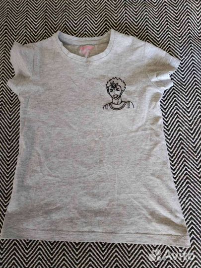 Футболка с ручной вышивкой