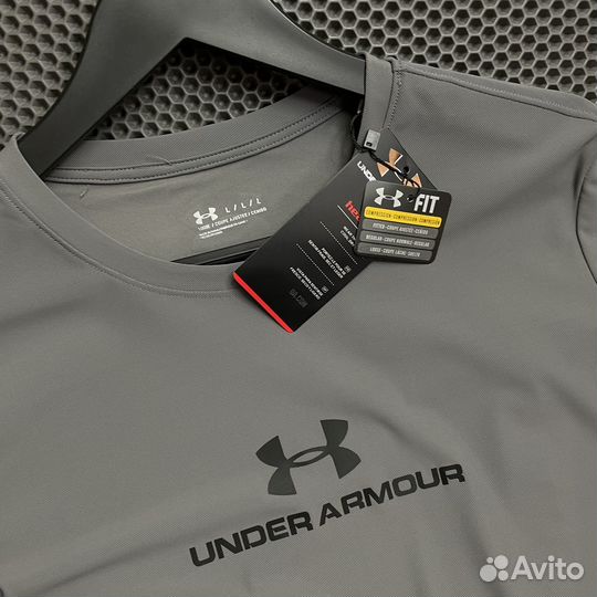 Мужская футболка under armour