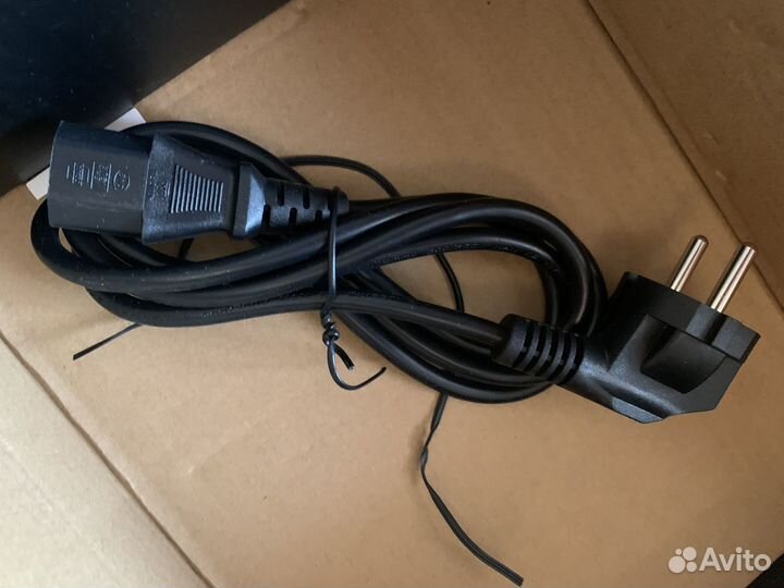 Продам блок питания coolermaster elite v4 600Вт