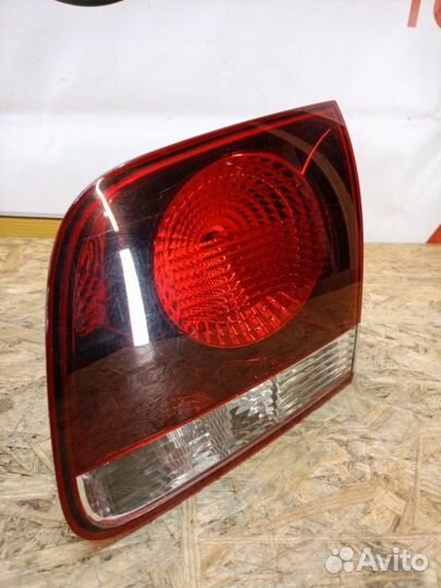 Фонарь в крышку багажника задний правый Volkswagen