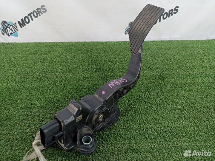 Педаль газа Mitsubishi Delica D:5 CV5W 4B12 2008