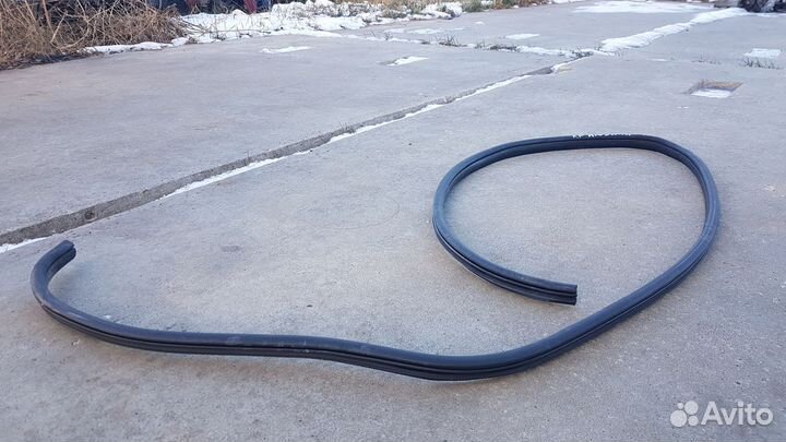 Уплотнитель проема передней правой двери kia rio 3