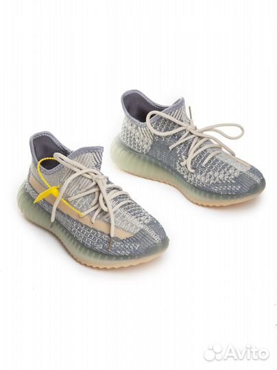 Кроссовки изики женские