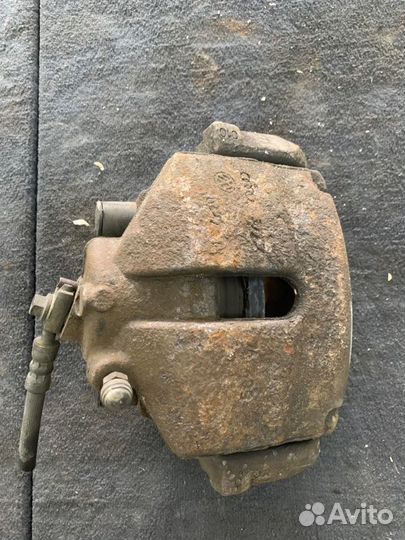 Суппорт передний правый Audi A1 8X