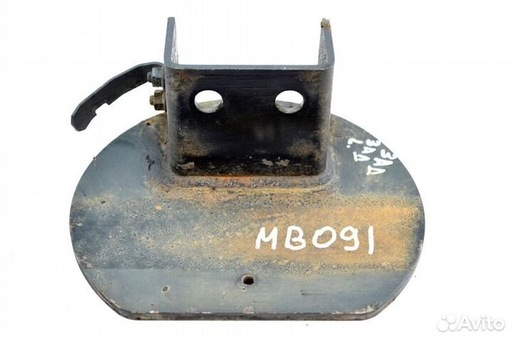 Крышка пневмобаллона ведущего моста, левая mercede