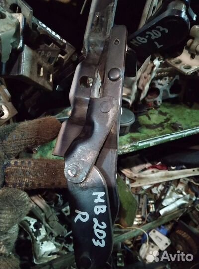 Петли капота мерседес 203