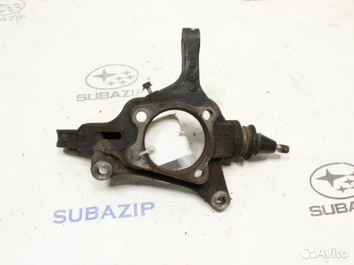 Кулак поворотный передний правый Subaru Legacy B13