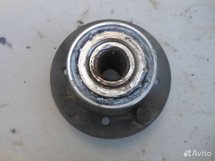 Ступица передняя Mitsubishi Carisma (DA) 1999-2003