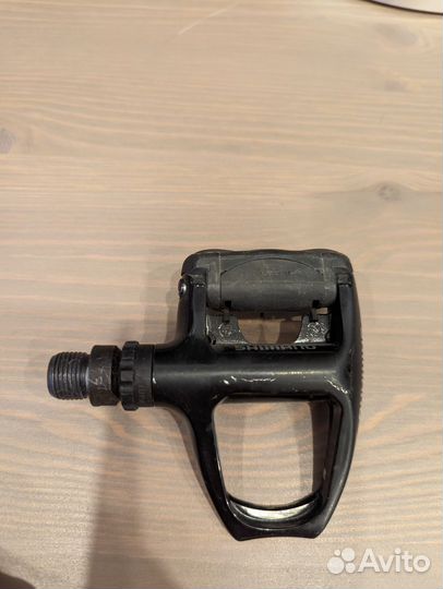 Контактные педали Shimano PD-R540