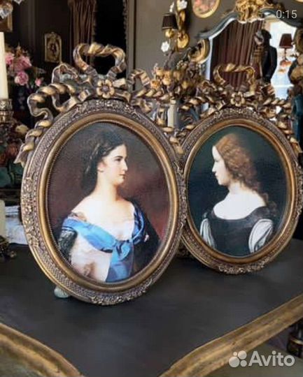 Картина в овальной раме