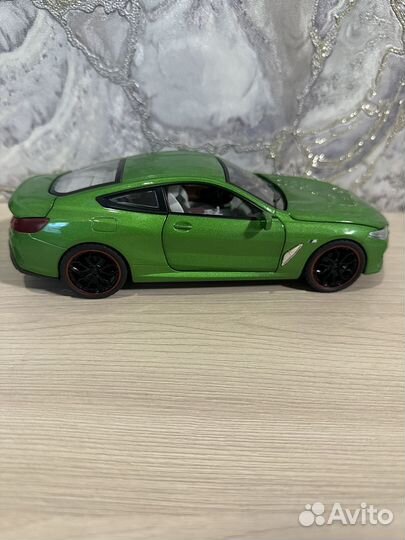 Металлическая машина BMW