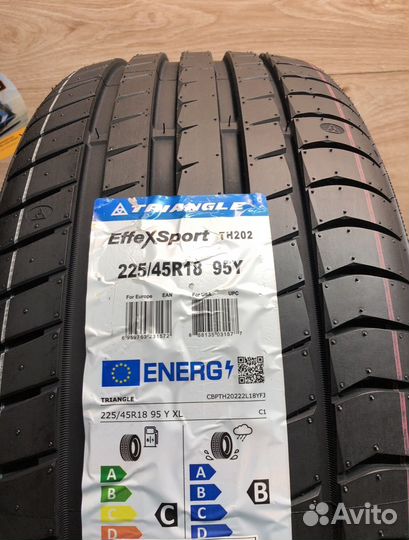 Triangle EffeXSport TH202 225/45 R18 и 245/40 R18 95Y