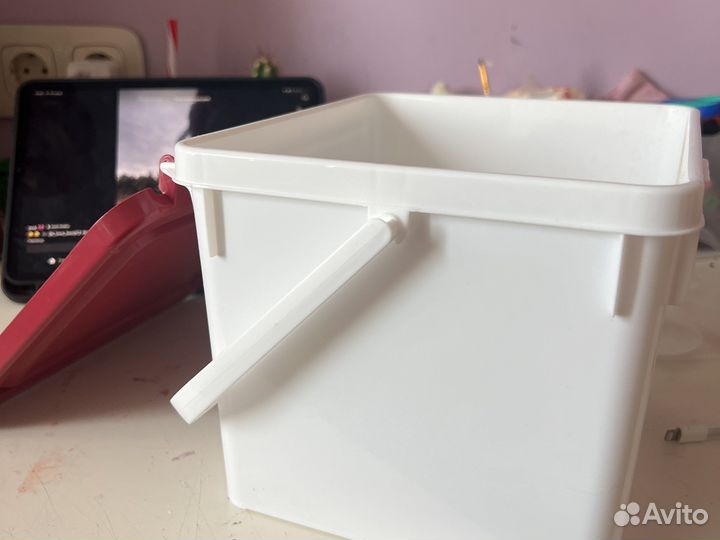 Контейнер для сухого корма