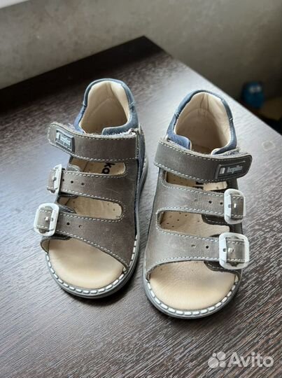 Детские босоножки