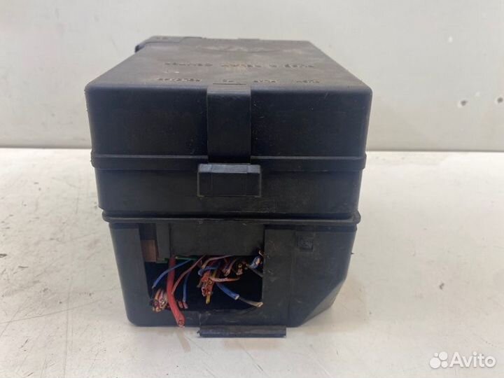 Блок предохранителей под капот Kia Spectra седан