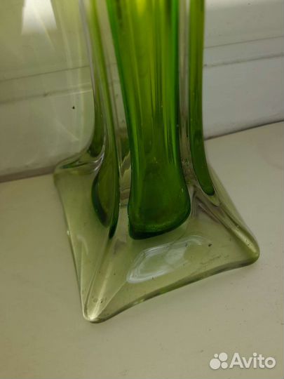 Старинная стеклянная вазочка