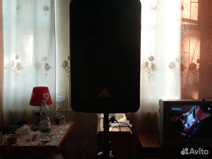 Продаётся аудио колонка со стойкой