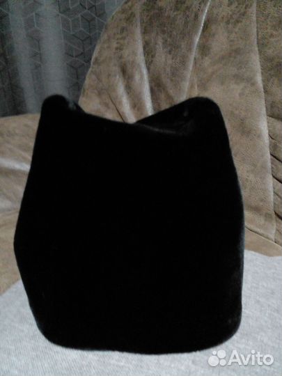 Женская зимняя шапка