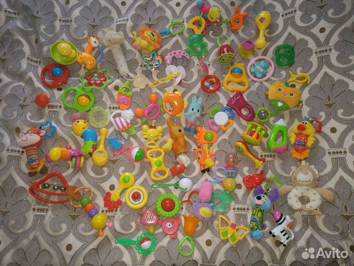 Коробка с погремушками