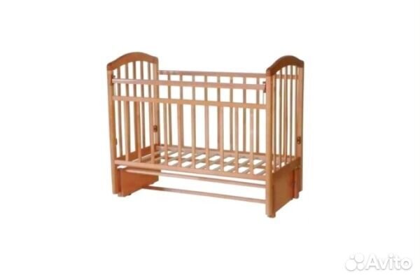 Детская кроватка с маятником