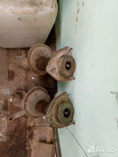 Передние стойки ваз 2110