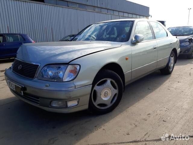 Решетка радиатора Lexus LS400 Toyota Celsior UCF20