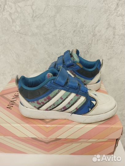 Кроссовки adidas