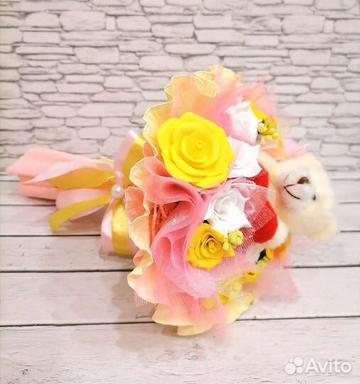 Букет из мишкой