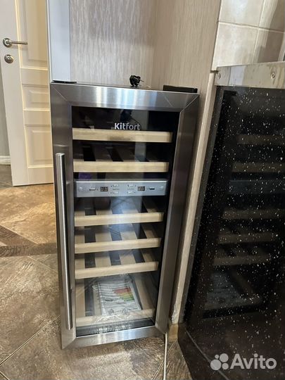 Винный шкаф kitfort KT-2406