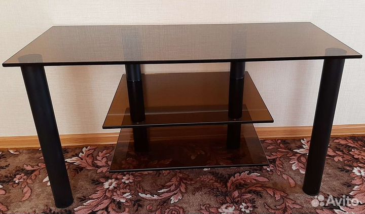 Стеклянная тумба под тв