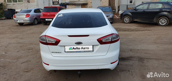 Ford Mondeo 1.6 МТ, 2011, битый, 235 000 км