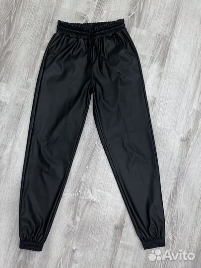 Кожаные брюки женские