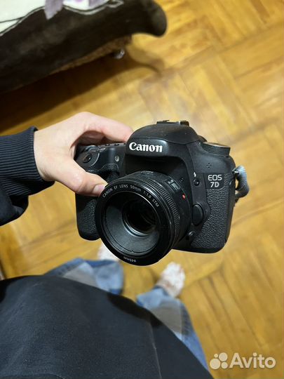 Зеркальный фотоаппарат canon 7d