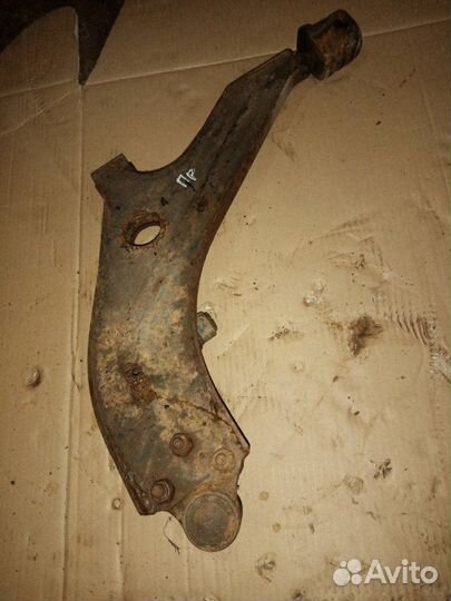 Рычаг подвески передний правый Daewoo Leganza