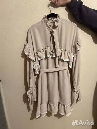 Платье с рюшами