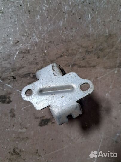 Ручка капота Honda Inspire