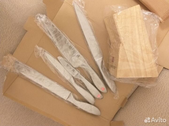 Набор кухонных ножей с подставкой