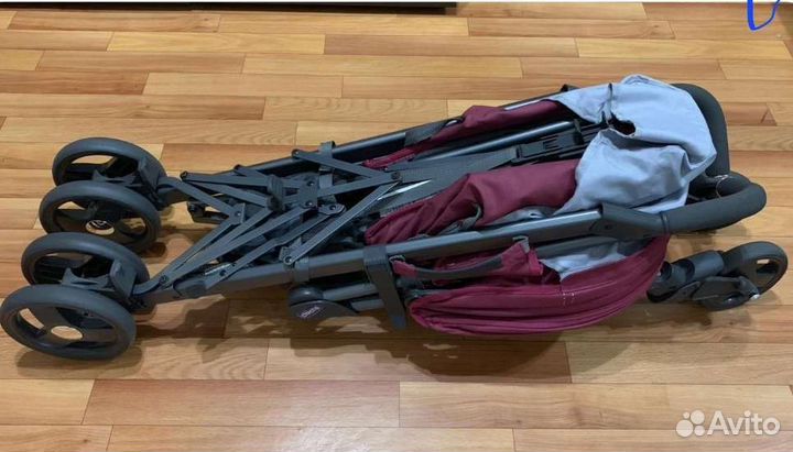 Прогулочная коляска трость chicco