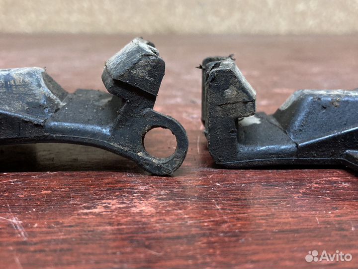 Направляющие заднего бампера ауди 80 б4