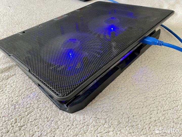 Охлаждающая подставка для ноутбука 15.6