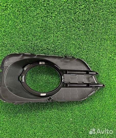 Накладка туманки левая tiguan 11-16